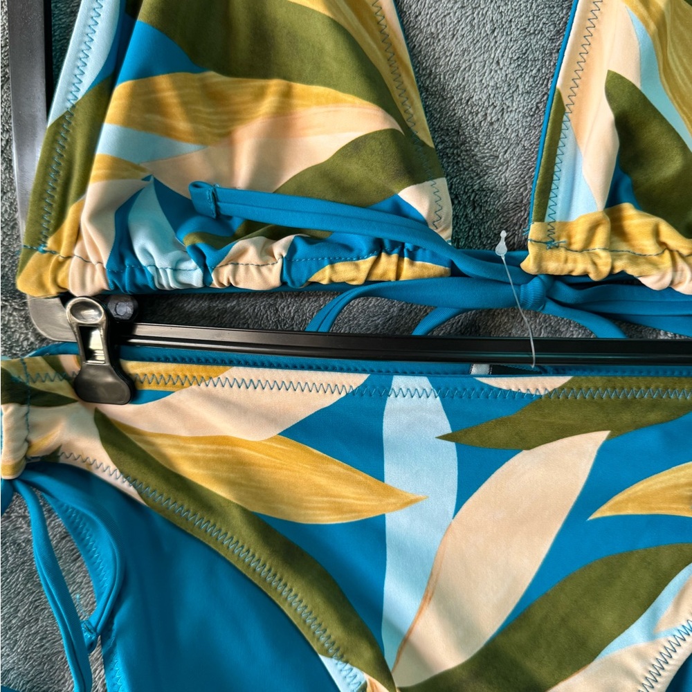 NWT HURLEY women’s reversible bikini L - Picture 3 of 5